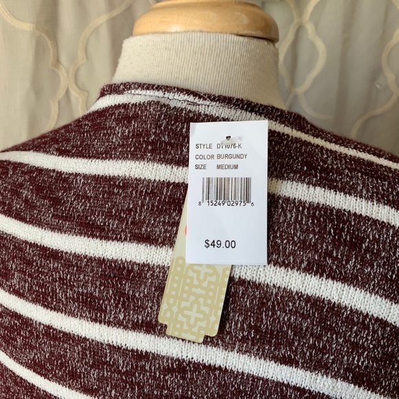 FINAL $ NEW GB BURGUNDY STRETCHY V NECK SHEER TOP - Picture 5 of 7